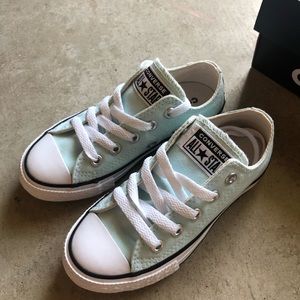 Converse Junior Size 10.5 Low Tops